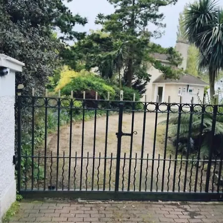 In A Beautiful House Coolvalley Abingdon Park *